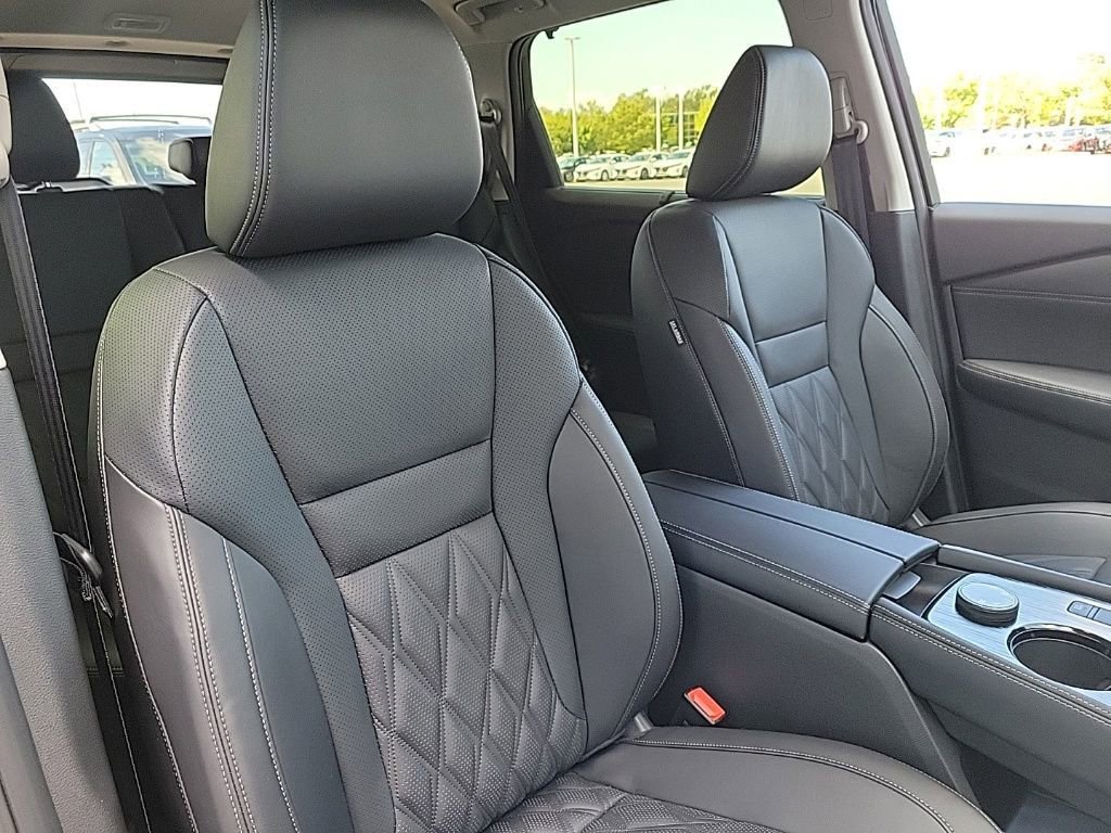 New 2026 Nissan Rogue Platinum image 13