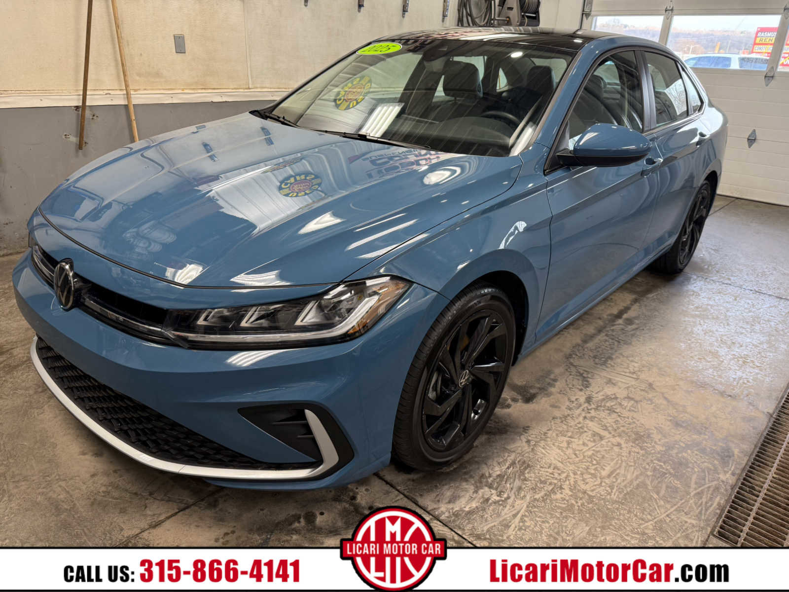 Used 2025 Volkswagen Jetta SE image 1