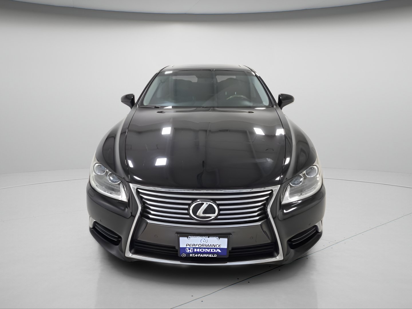 Used 2016 Lexus LS 460 AWD w/ Comfort Package image 2