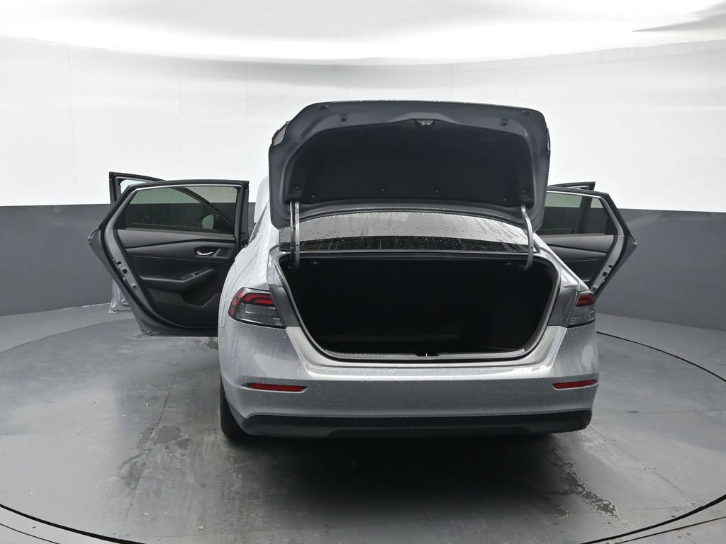 Used 2025 Honda Accord SE image 47