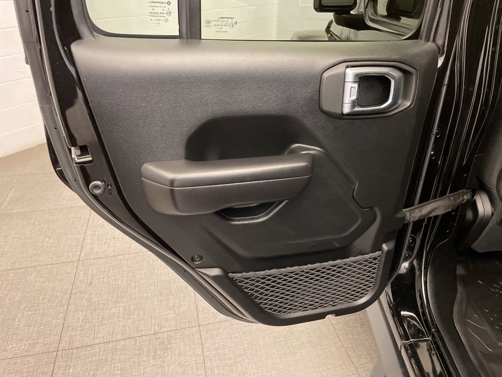 Used 2020 Jeep Gladiator Rubicon image 25