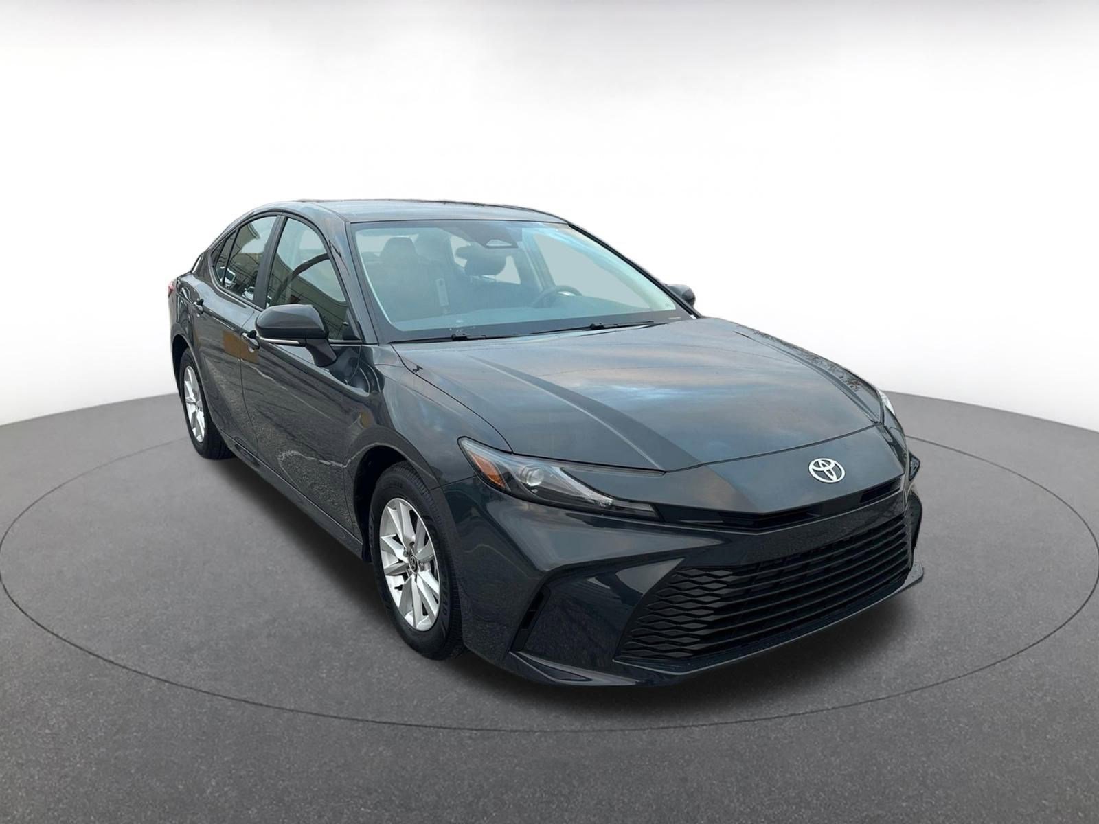 Used 2025 Toyota Camry LE image 1