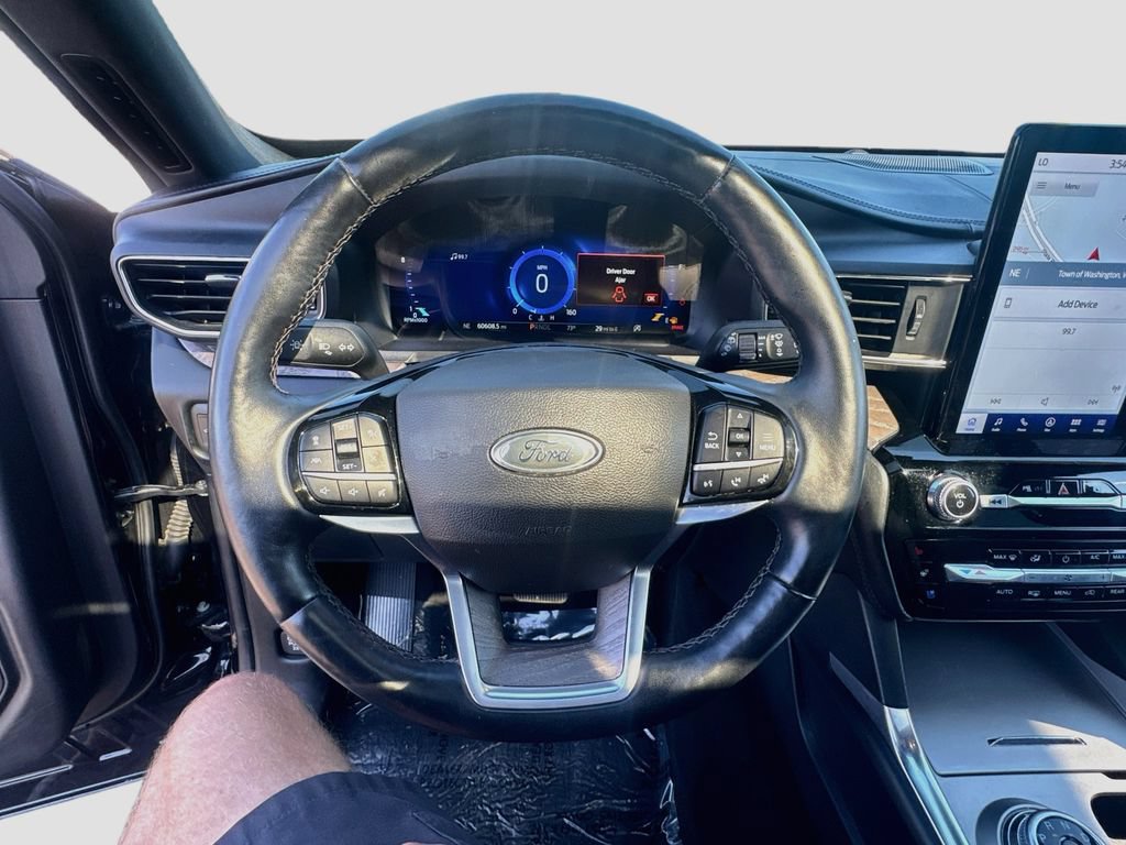 Used 2022 Ford Explorer Platinum w/ Equipment Group 601A AWD/4WD image 7