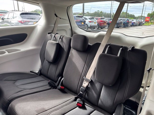 Used 2023 Chrysler Voyager LX FWD image 18