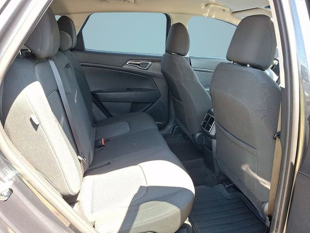 Used 2025 Kia Sportage LX image 6