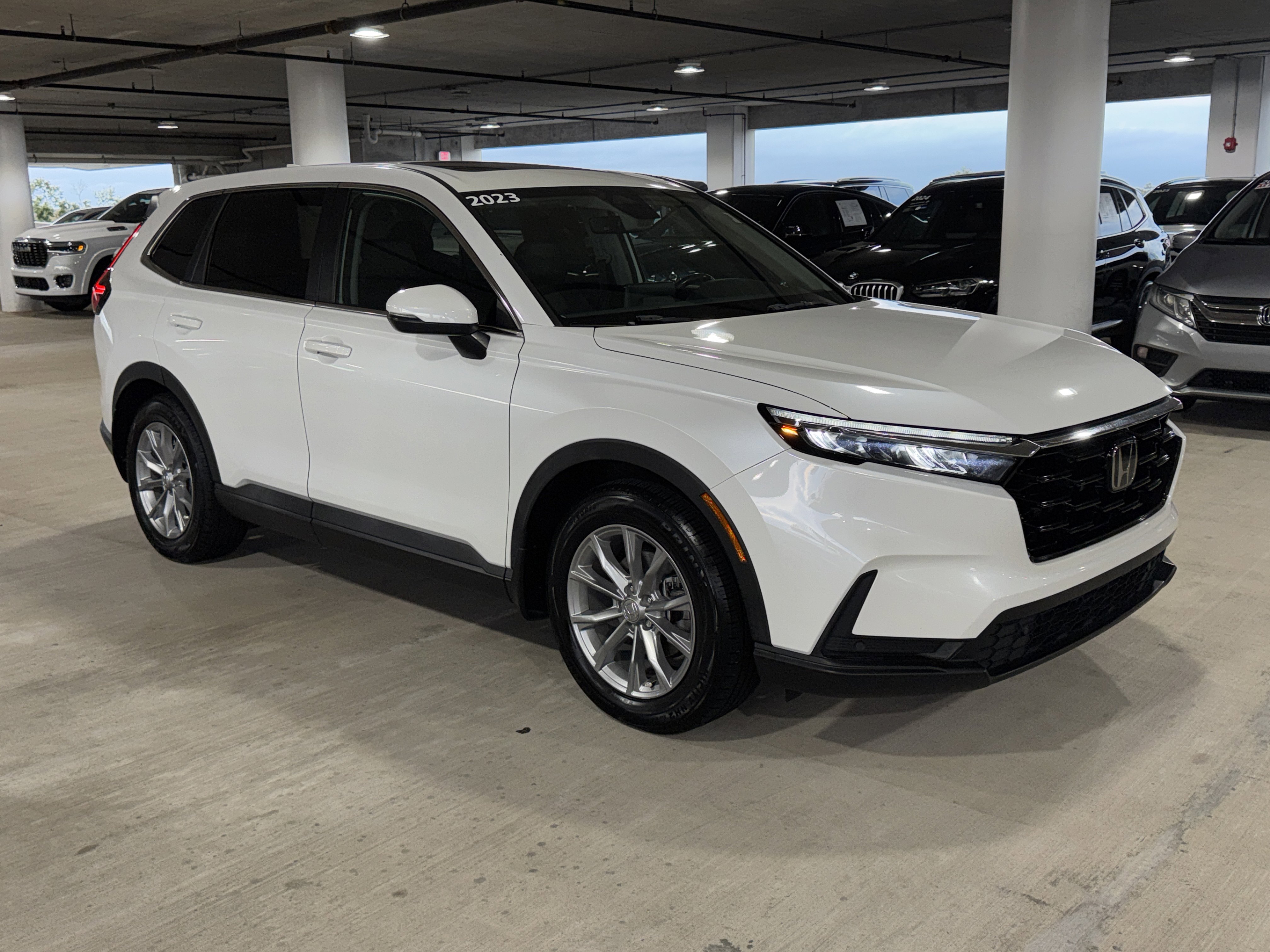 Used 2023 Honda CR-V EX-L image 1