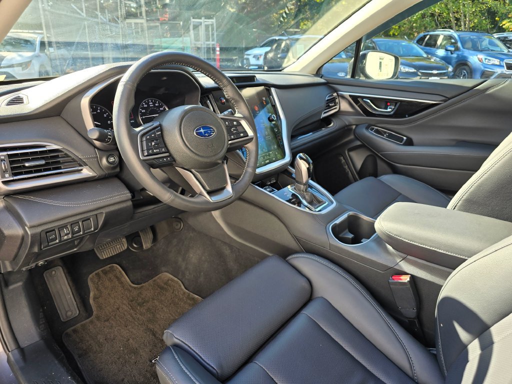 Used 2025 Subaru Outback Limited AWD/4WD image 11