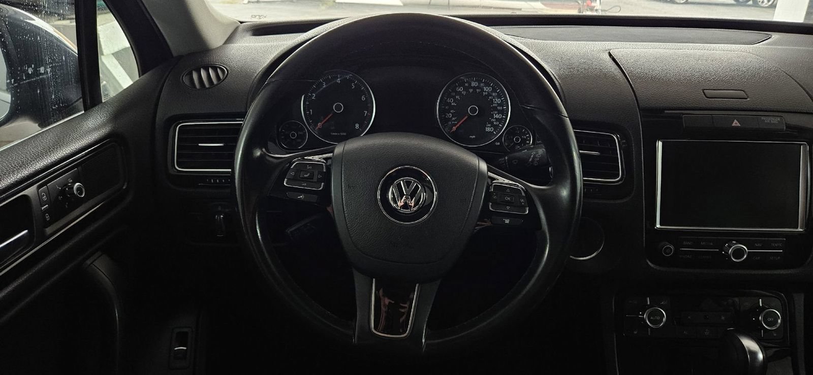 Used 2011 Volkswagen Touareg Sport AWD/4WD image 10