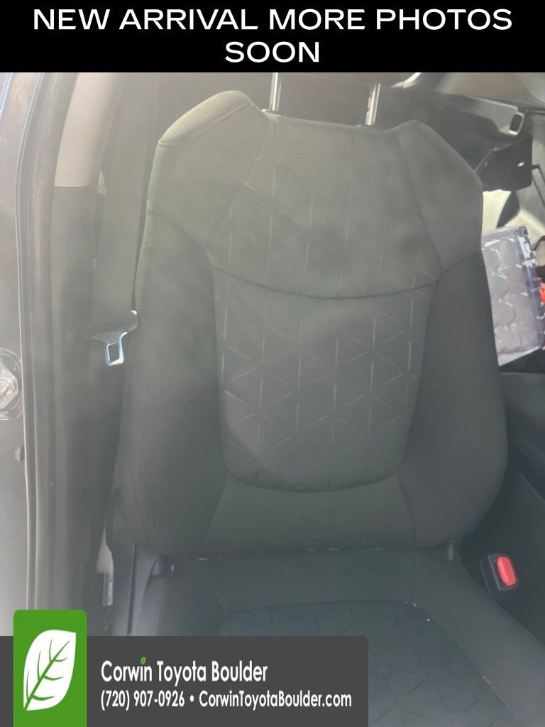 Used 2022 Toyota RAV4 XLE AWD/4WD image 10