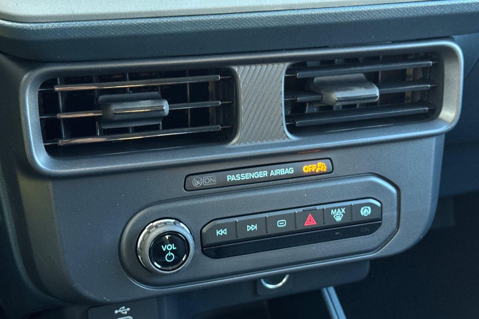 New 2026 Ford Maverick XL image 18