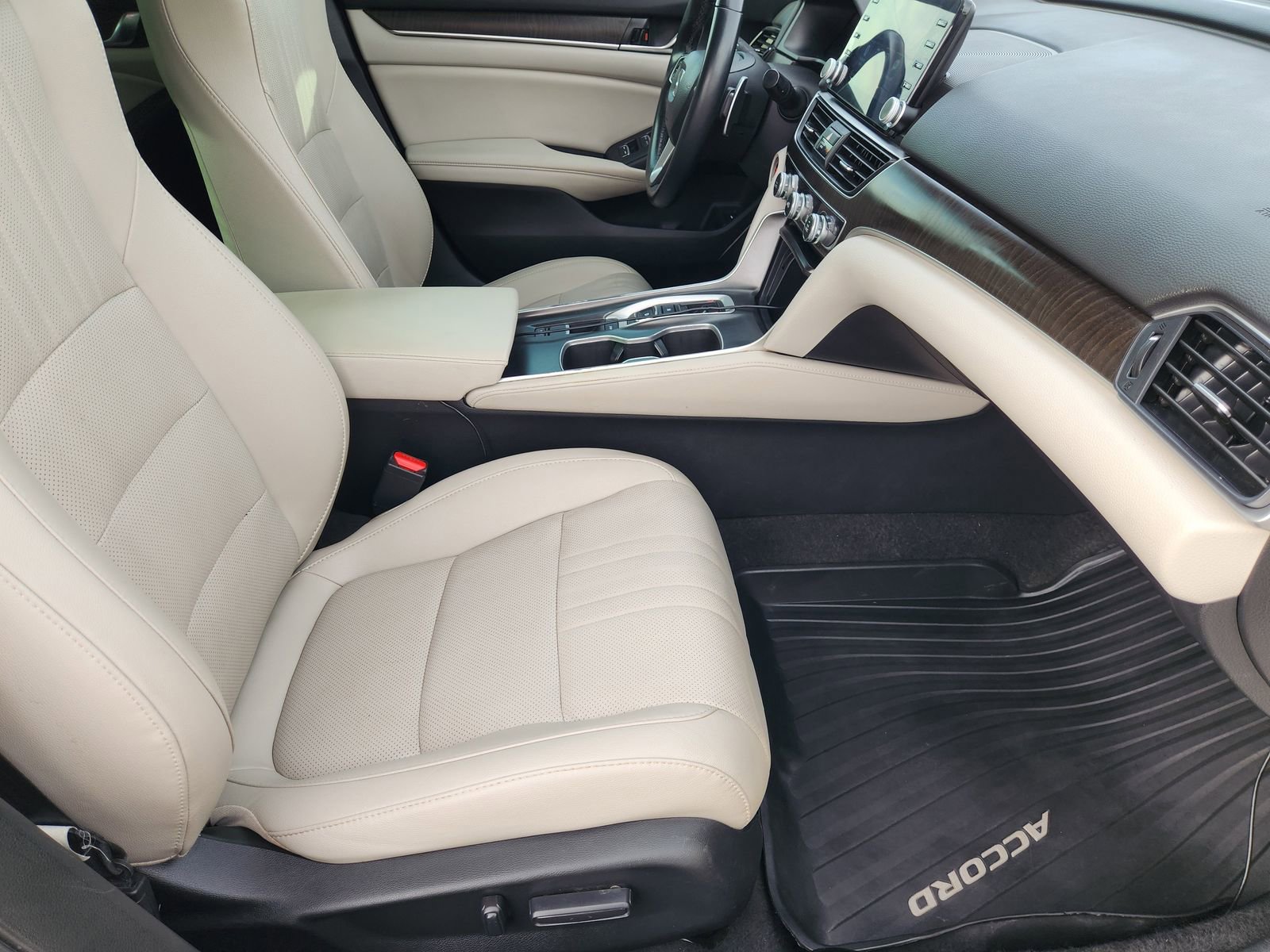 Used 2021 Honda Accord Touring image 15