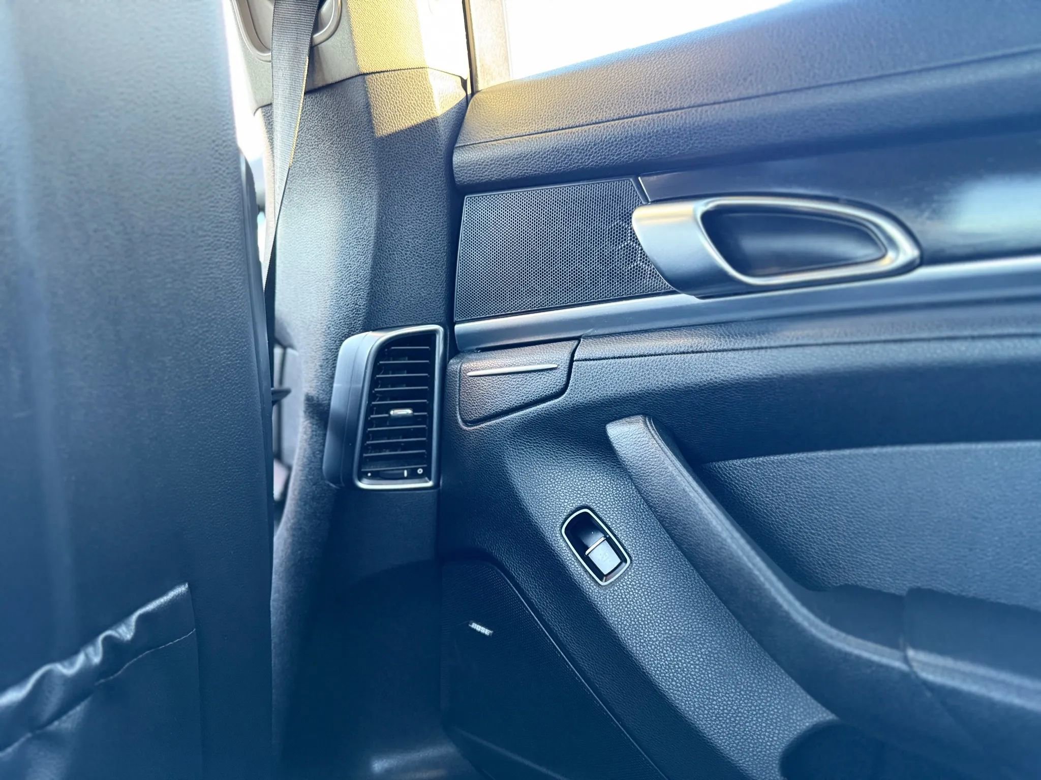 Used 2014 Porsche Panamera S image 32