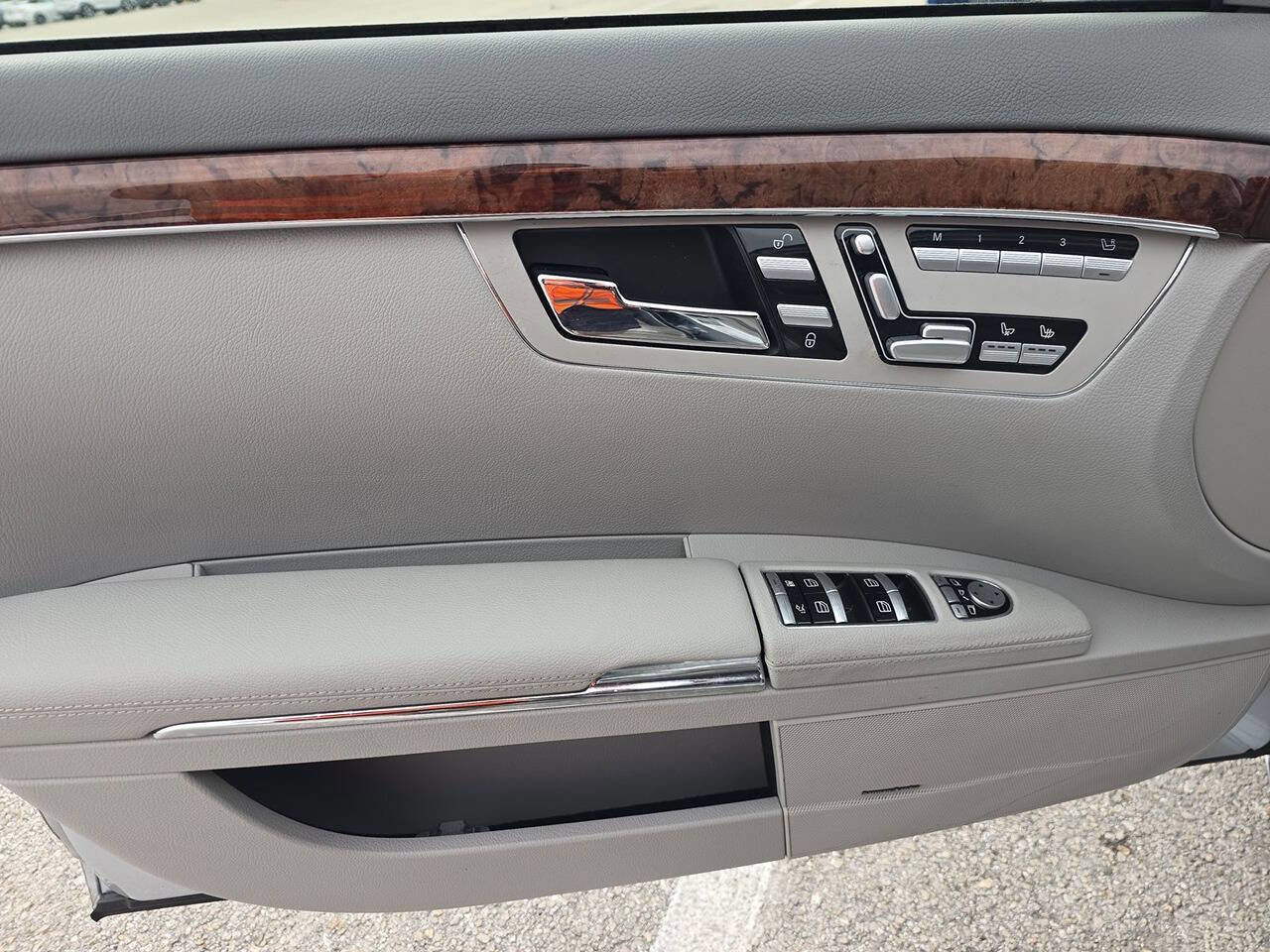 Used 2010 Mercedes-Benz S 550 image 9