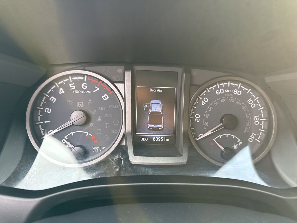 Used 2021 Toyota Tacoma TRD Off-Road image 16