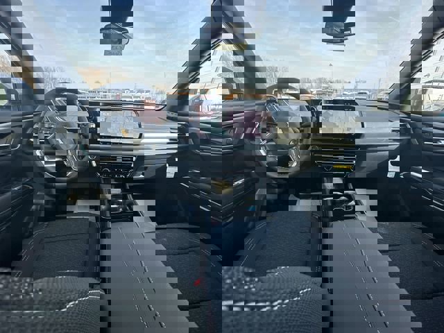 New 2026 Chevrolet Traverse LT w/ Sun and Wheel Package FWD image 22