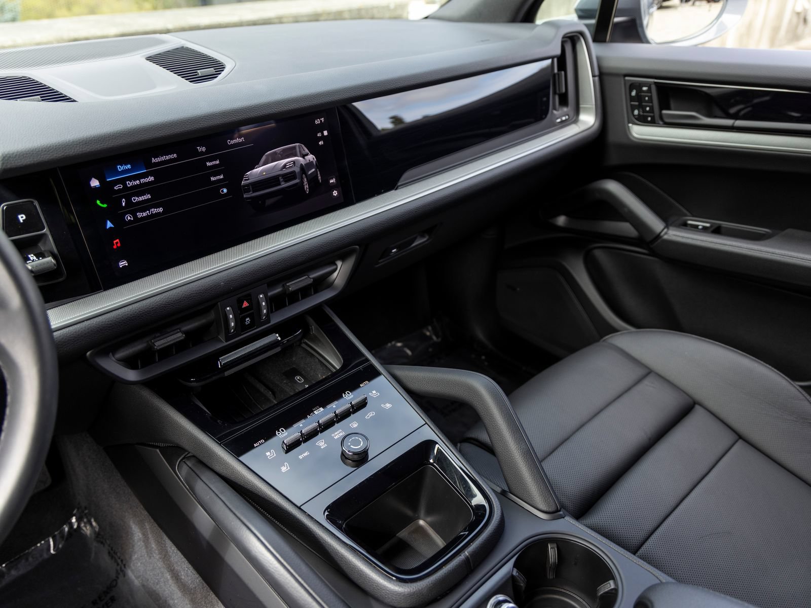 Certified 2026 Porsche Cayenne AWD/4WD image 46