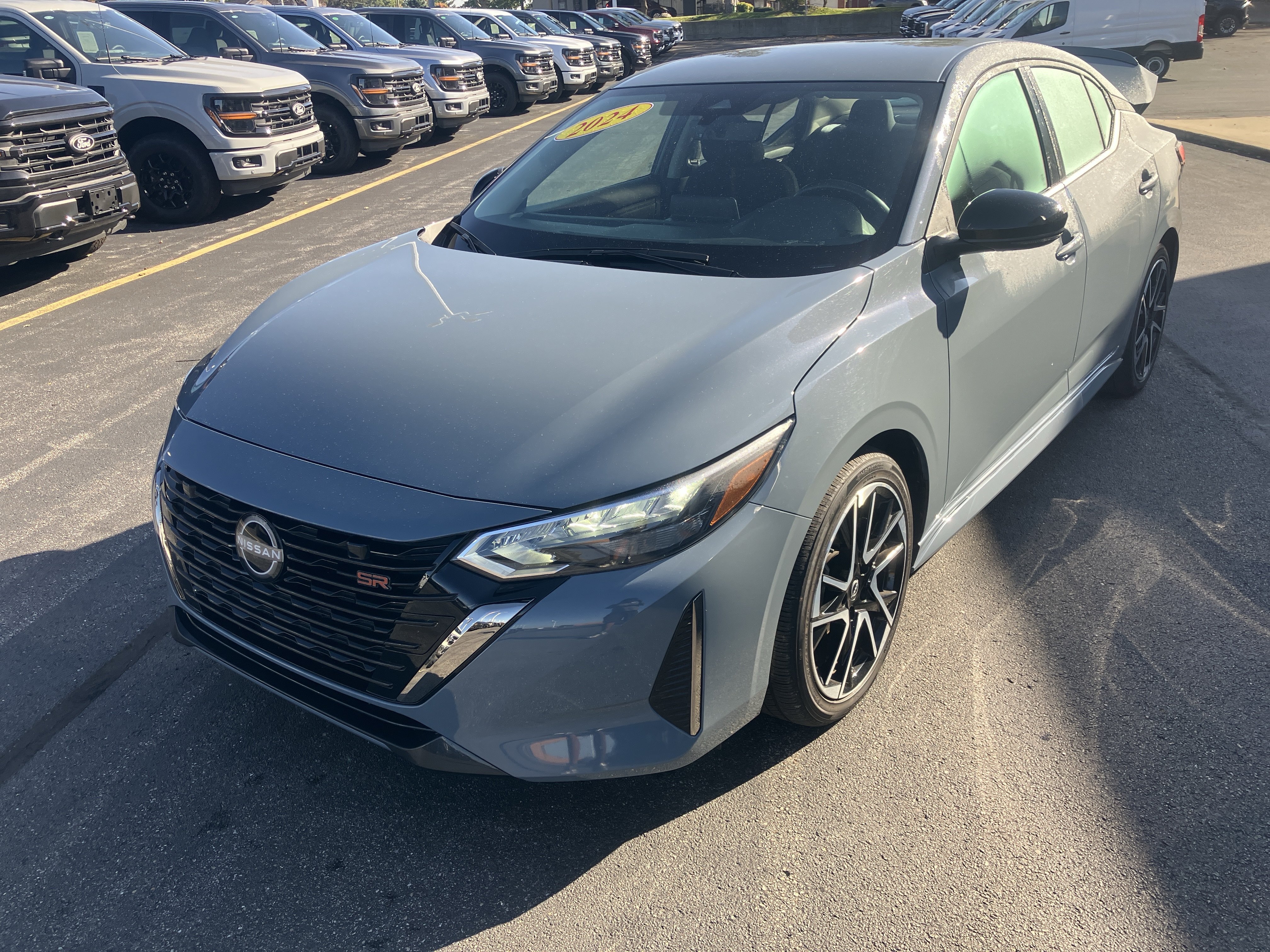 Used 2024 Nissan Sentra SR FWD image 3