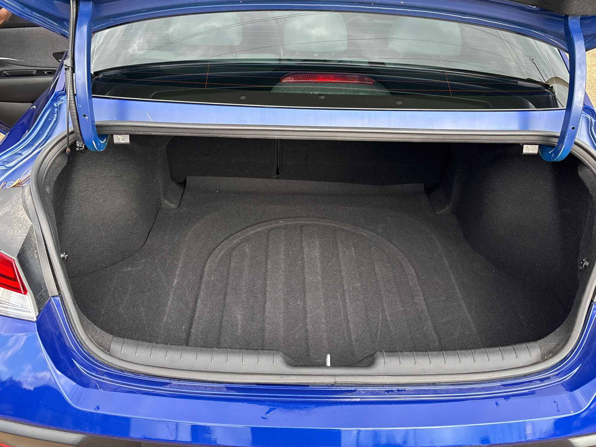 Used 2025 Hyundai Elantra Limited FWD image 4