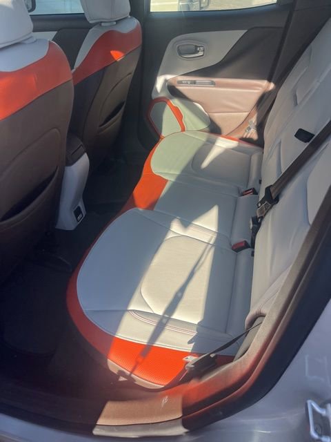 Used 2016 Jeep Renegade Limited image 5