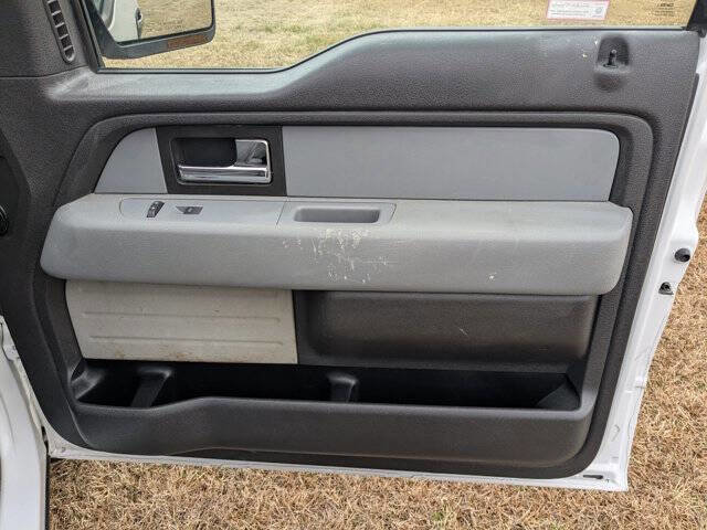 Used 2014 Ford F150 XLT w/ XLT Chrome Package image 32