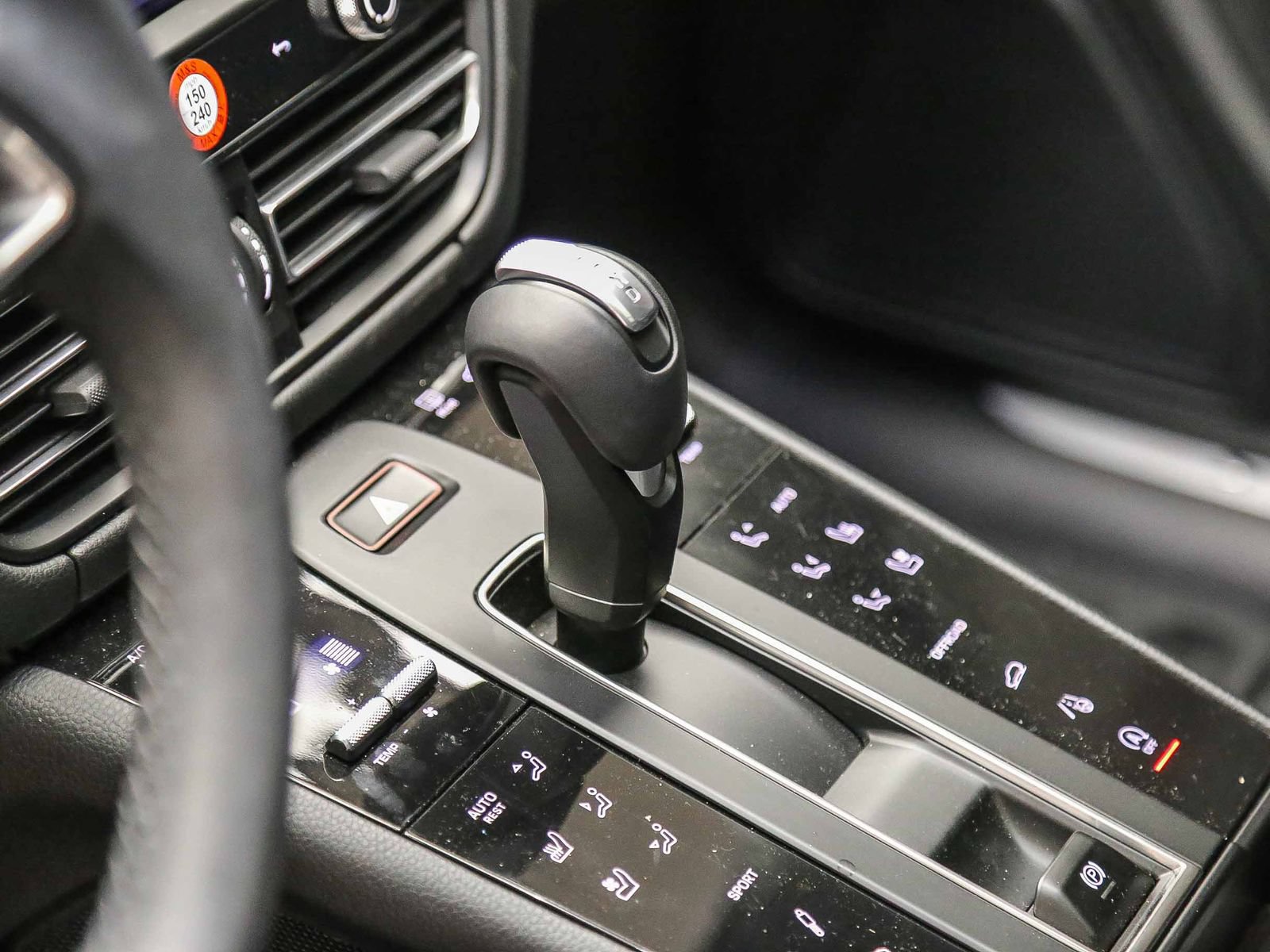 Certified 2025 Porsche Macan S AWD/4WD image 24