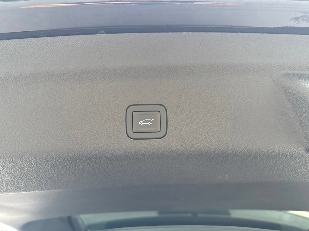 Used 2025 GMC Yukon XL Denali Ultimate AWD/4WD image 64