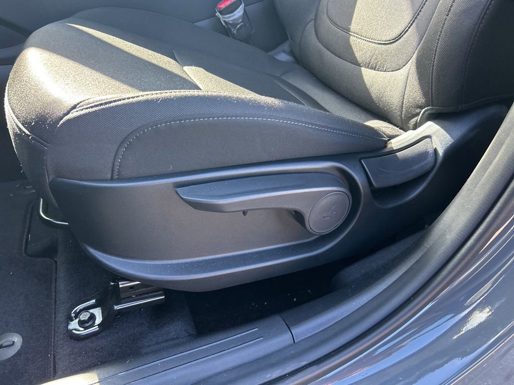 Used 2026 Hyundai Tucson SE image 12