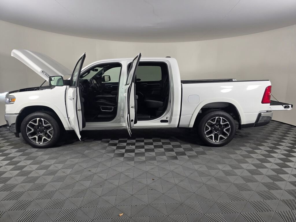 New 2026 RAM 1500 Laramie AWD/4WD image 14