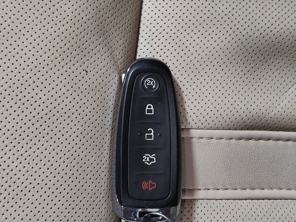 Used 2016 Lincoln MKS AWD w/ Equipment Group 201A image 32