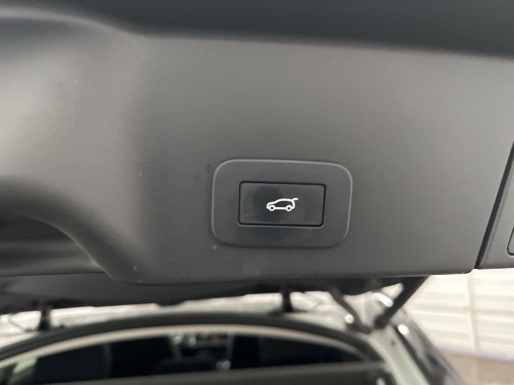 Used 2023 Land Rover Range Rover Evoque S image 24