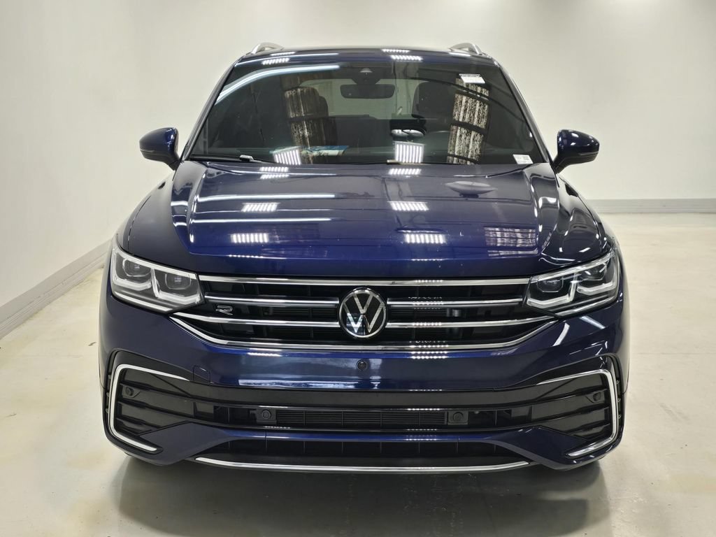 Used 2024 Volkswagen Tiguan SEL R-Line AWD/4WD image 2