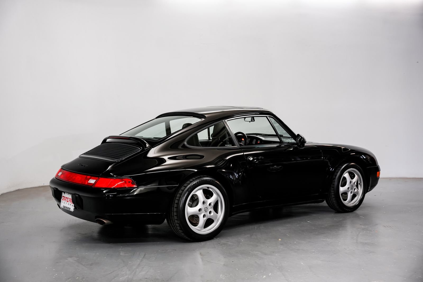 Used 1995 Porsche 911 Carrera RWD image 3