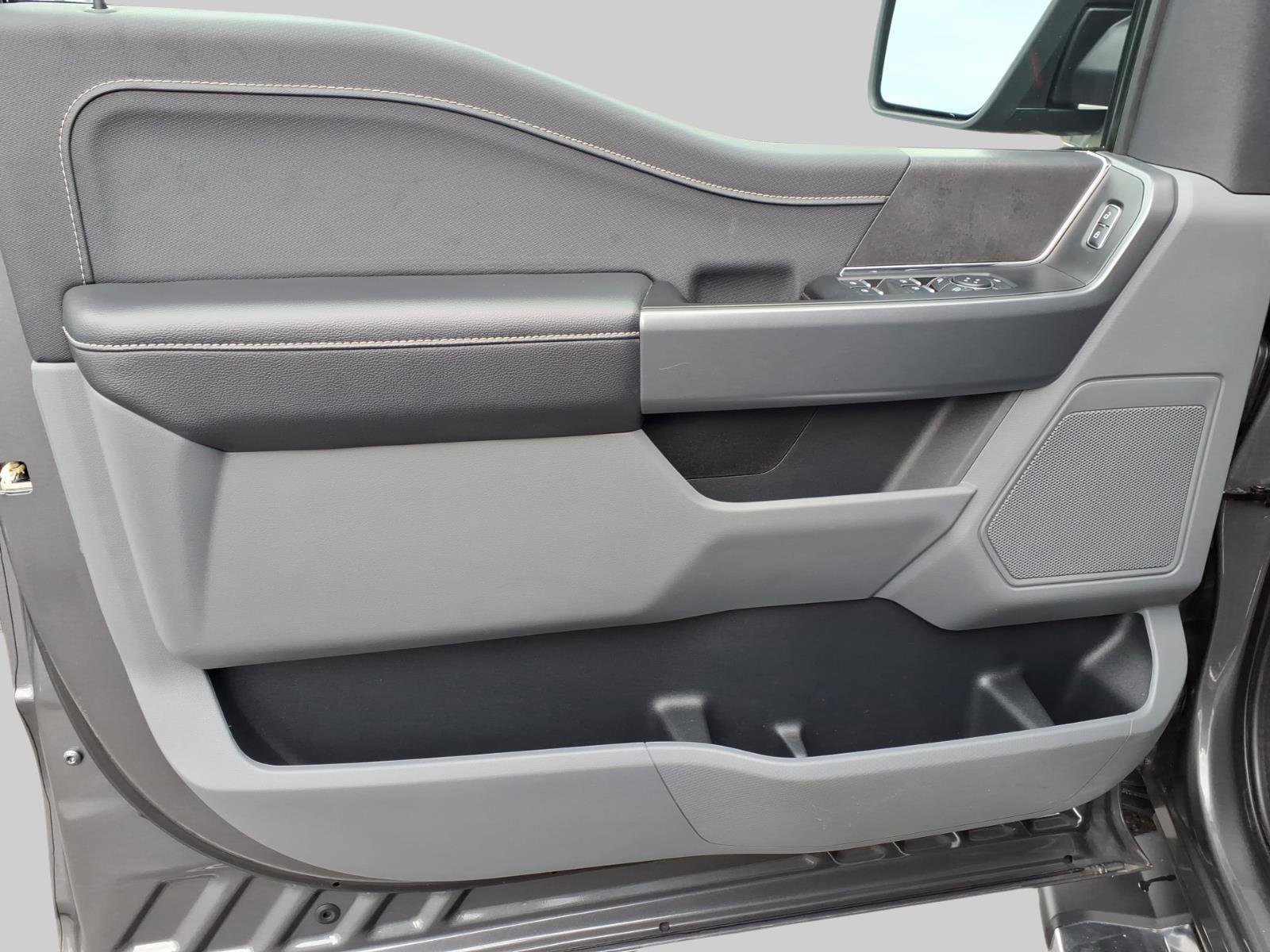 Used 2025 Ford F150 XLT w/ Equipment Group 301A Standard image 11