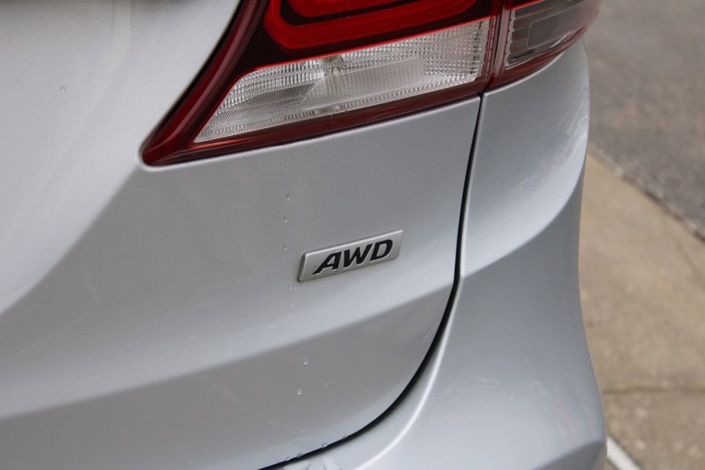 Used 2017 Hyundai Santa Fe SE image 9