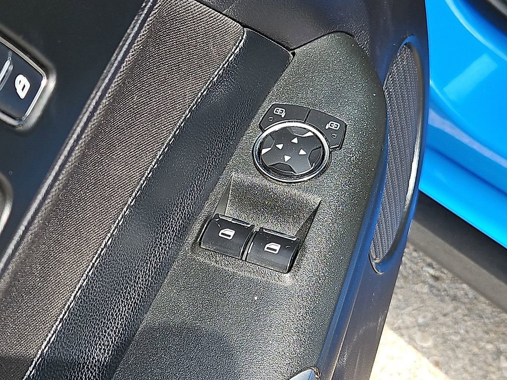 Used 2017 Ford Mustang Coupe RWD image 13