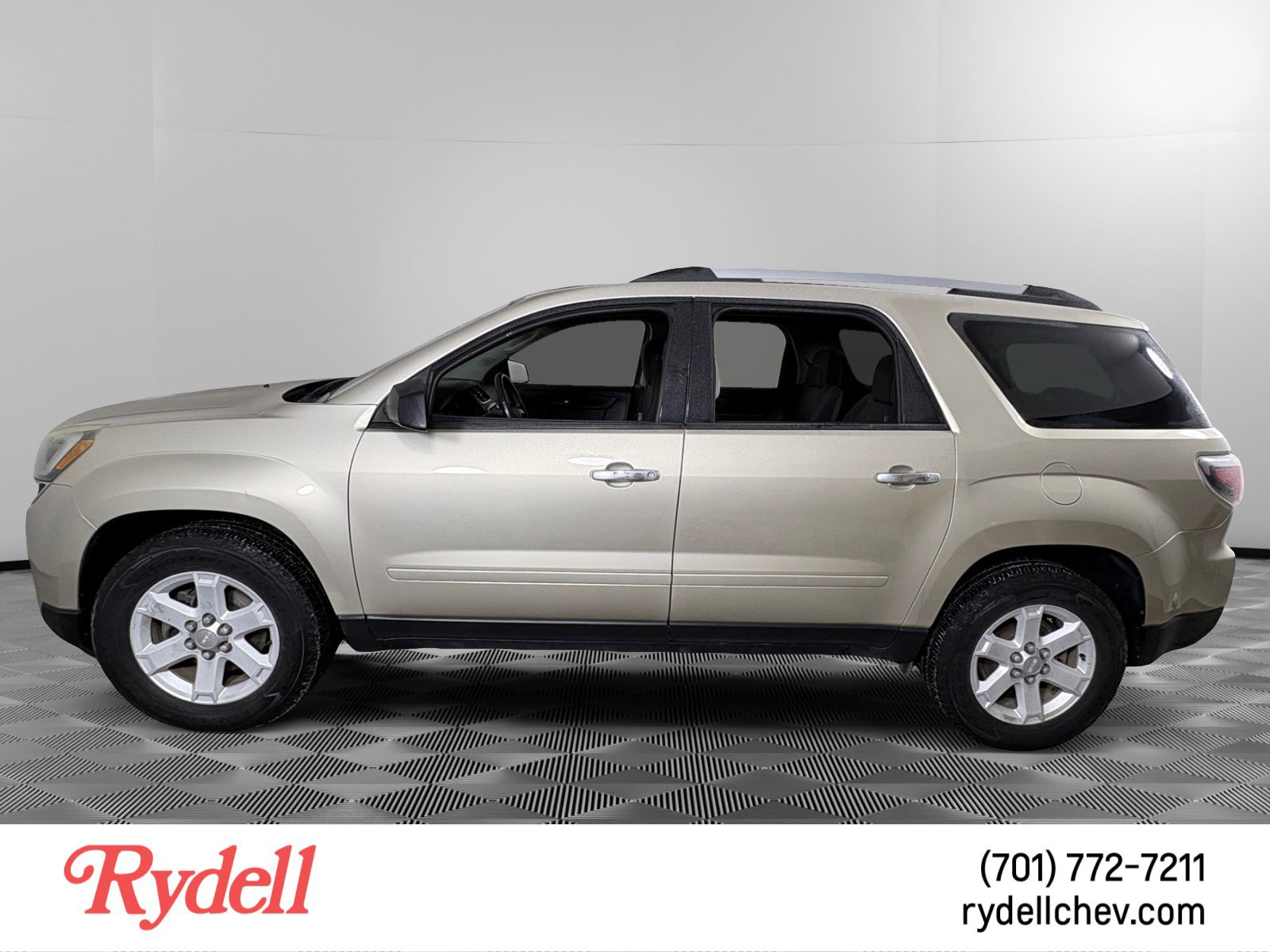 Used 2016 GMC Acadia SLE image 2