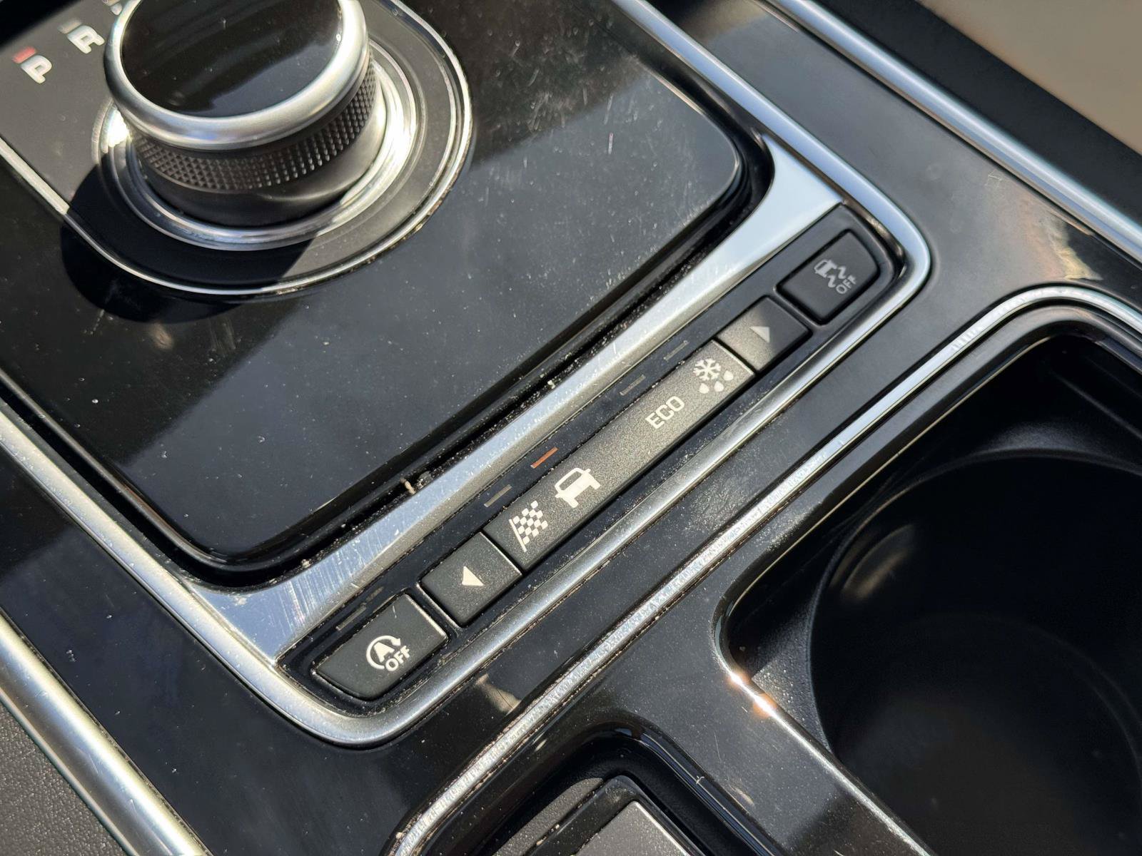 Used 2019 Jaguar XE Premium AWD/4WD image 27