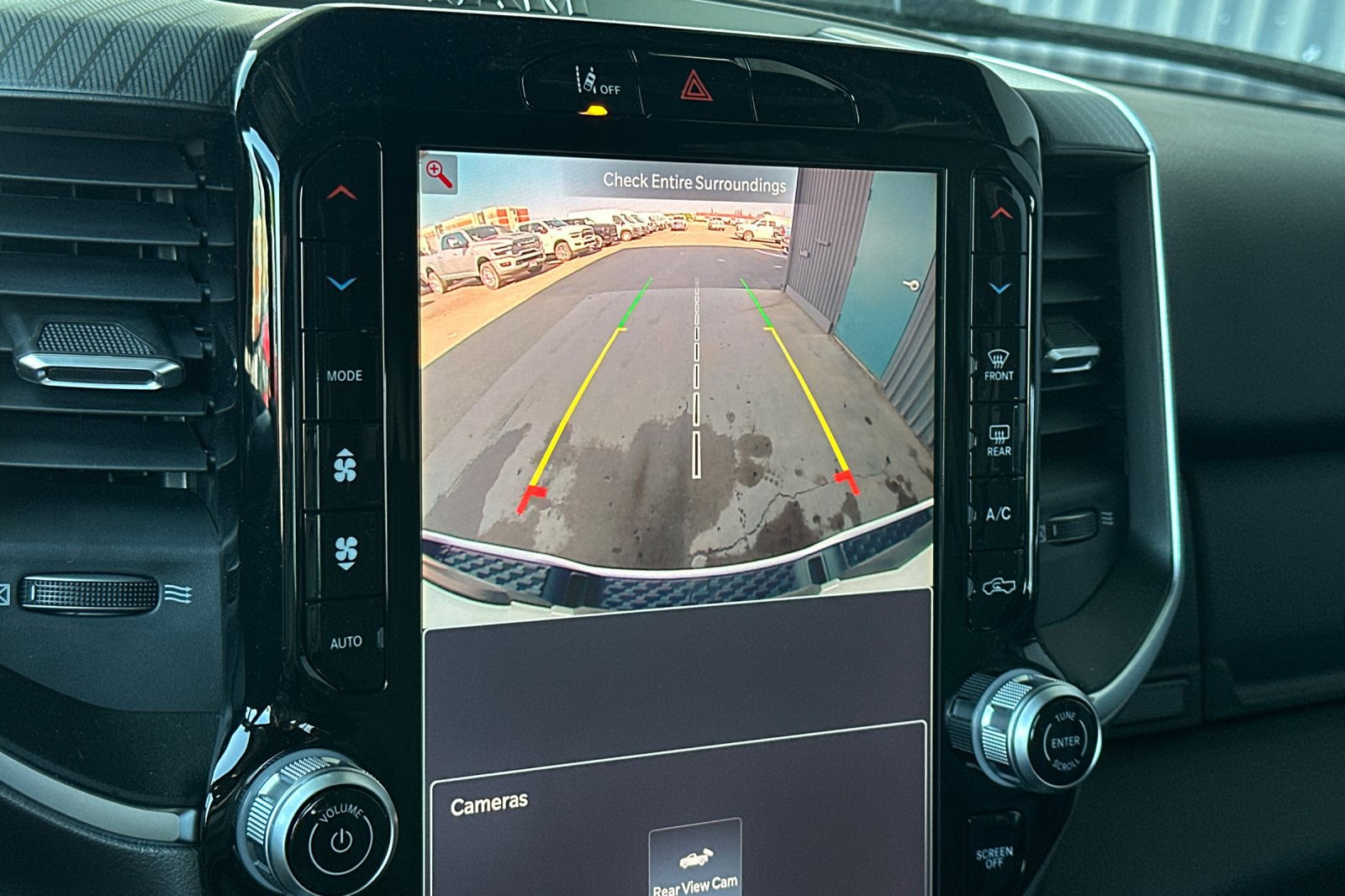 New 2026 RAM 1500 4x4 Crew Cab image 18