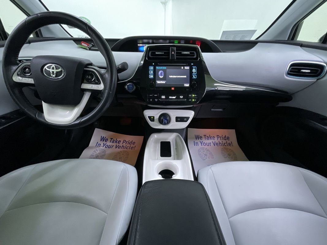 Used 2017 Toyota Prius Four image 18
