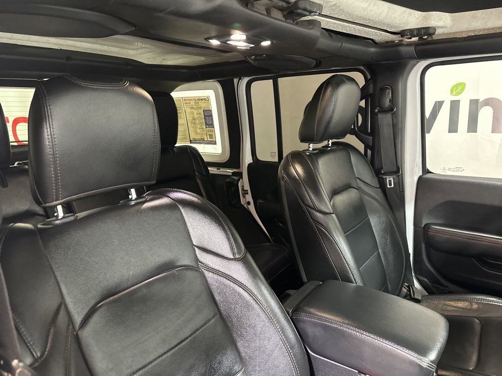 Used 2020 Jeep Wrangler Unlimited Sahara image 10