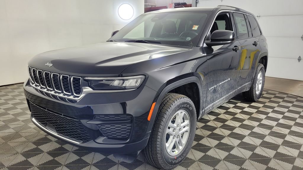 New 2025 Jeep Grand Cherokee Laredo w/ Luxury Tech Group I image 3