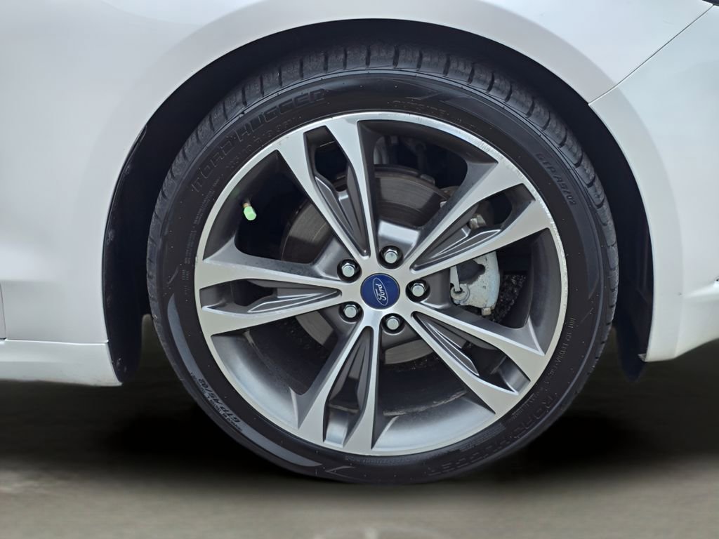 Used 2018 Ford Fusion Titanium image 24