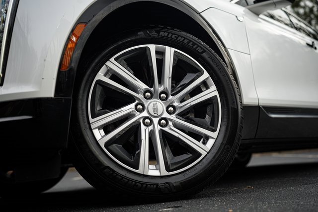 Used 2024 Cadillac Lyriq Tech image 18