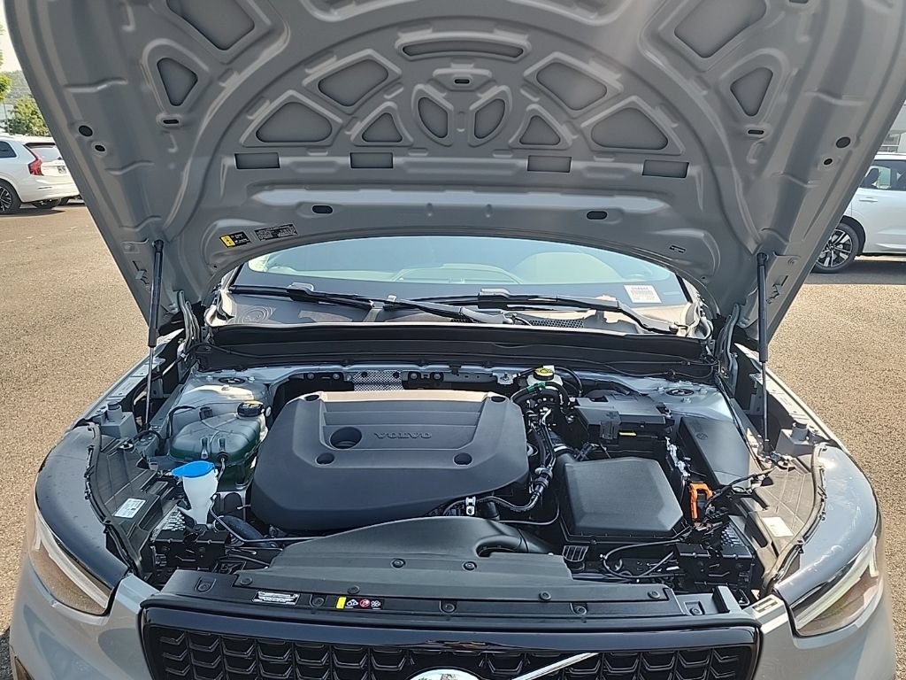 New 2026 Volvo XC40 B5 Plus w/ Protection Package Premier AWD/4WD image 29