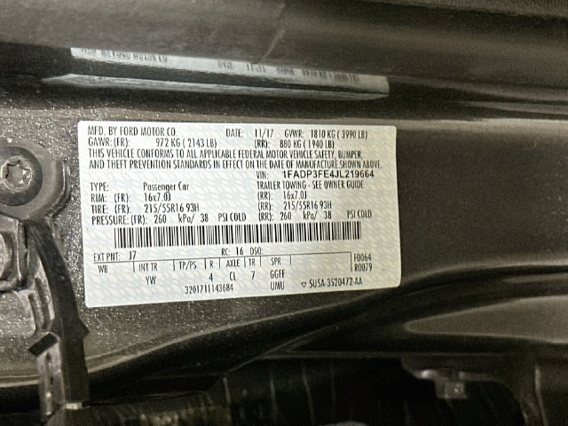 Used 2018 Ford Focus SE w/ SE Appearance Package FWD image 34