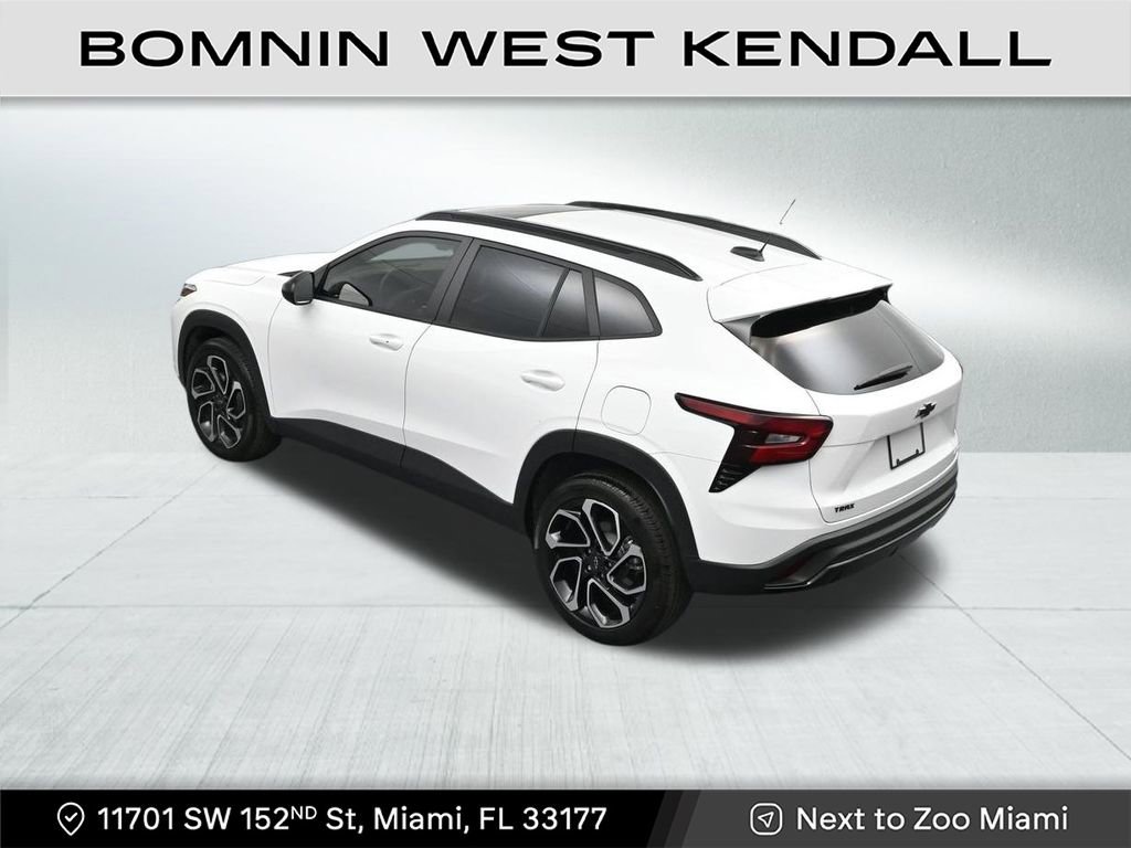 Used 2025 Chevrolet Trax RS w/ Sunroof Package image 15