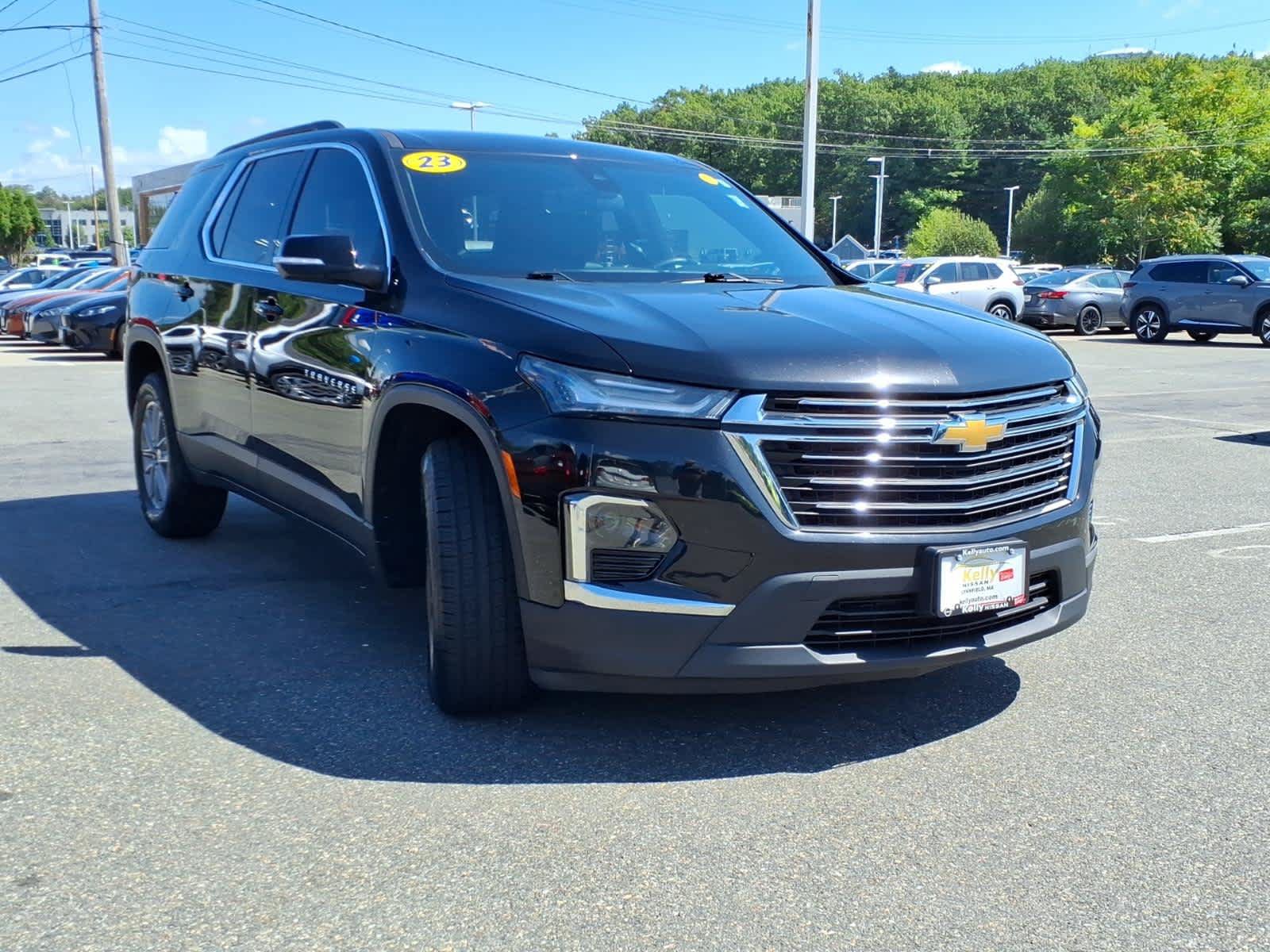 Used 2023 Chevrolet Traverse LT AWD/4WD image 3