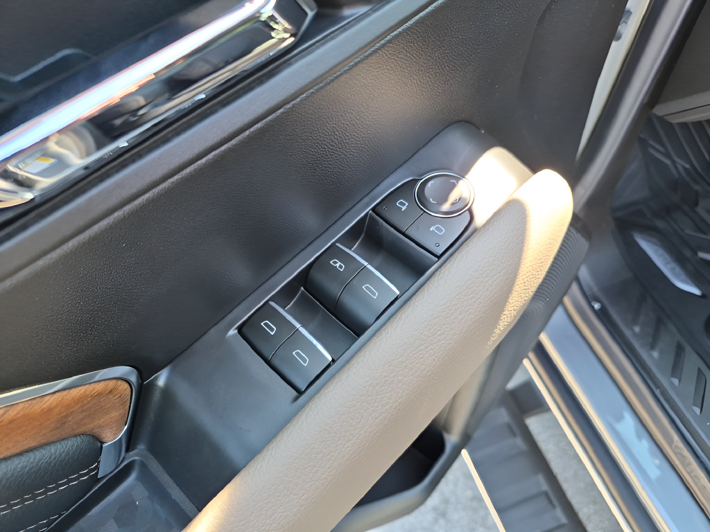 New 2026 GMC Canyon Denali AWD/4WD image 17