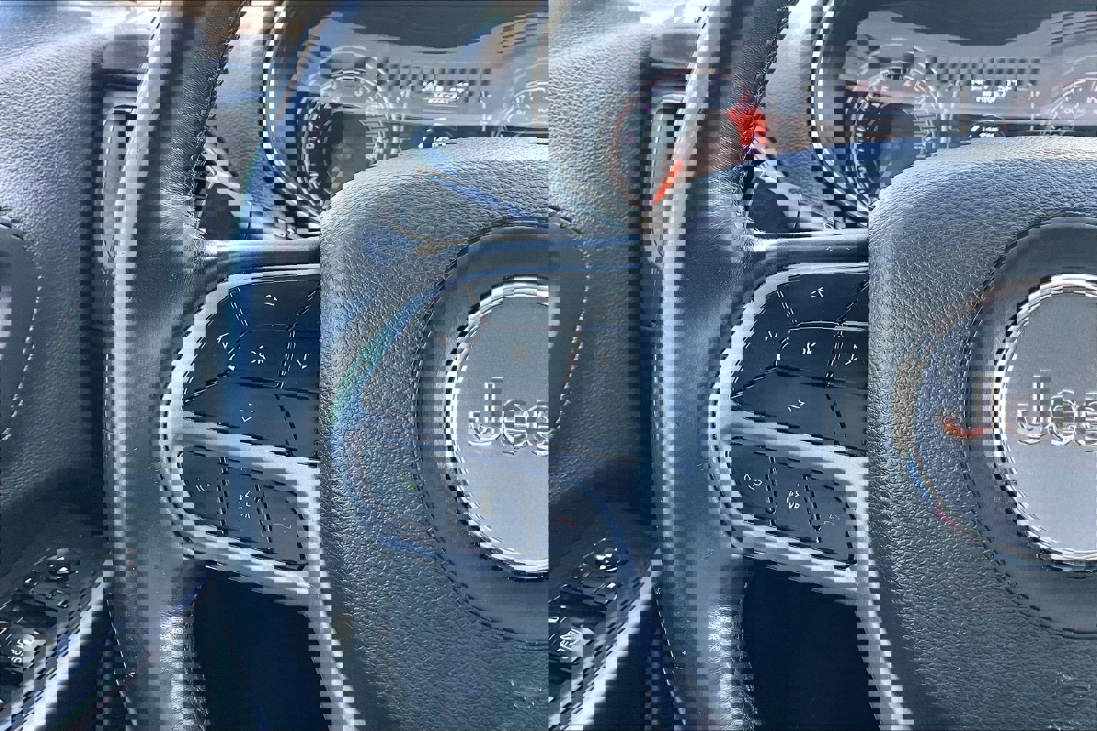 Used 2019 Jeep Cherokee Latitude Plus w/ Cold Weather Group image 18