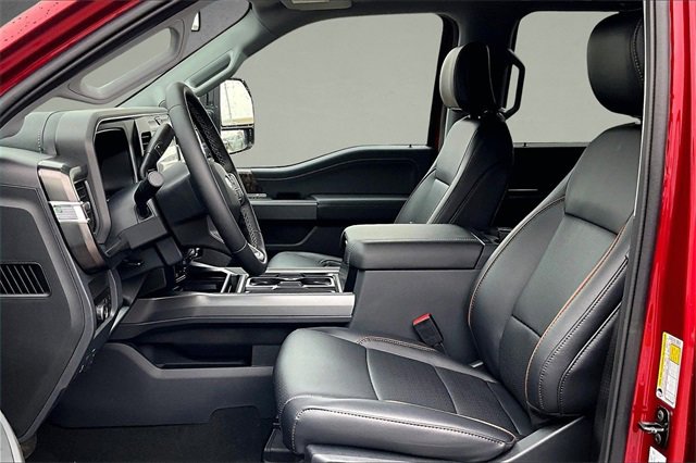 New 2026 Ford F250 Lariat w/ Black Appearance Package image 9
